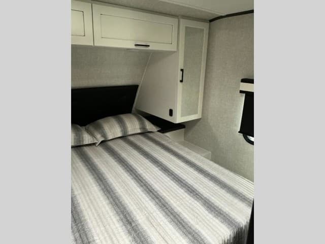 2025 Jayco 2025 Jayco Jay Feather - thumbnail 5