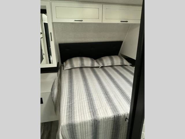 2025 Jayco 2025 Jayco Jay Feather - thumbnail 6