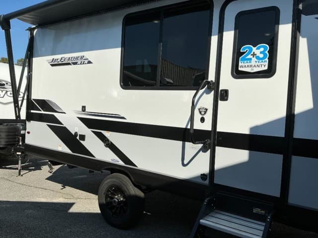 2025 Jayco 2025 Jayco Jay Feather - thumbnail 4
