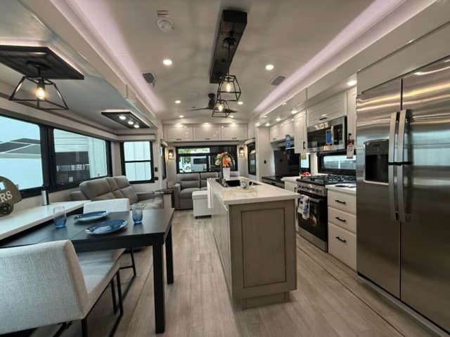 2026 Jayco 2026 Jayco Pinnacle - thumbnail 5