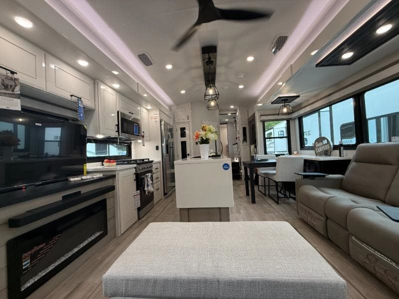 2026 Jayco 2026 Jayco Pinnacle - thumbnail 6