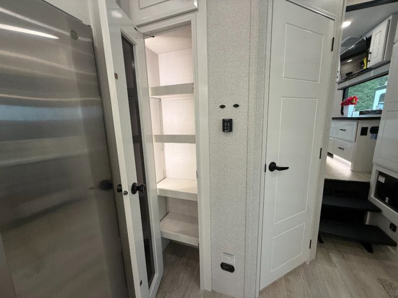 2026 Jayco 2026 Jayco Pinnacle - thumbnail 8