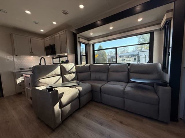 2026 Jayco 2026 Jayco Seismic Toy Hauler - thumbnail 14