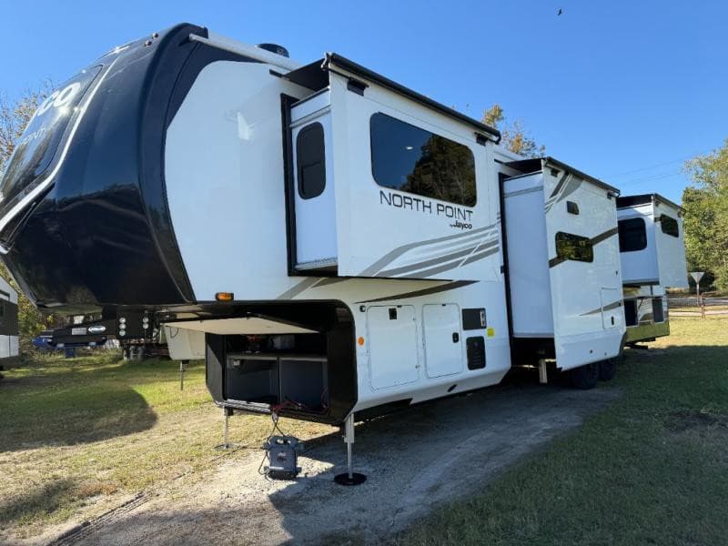 2026 Jayco 2026 Jayco North Point - thumbnail 4