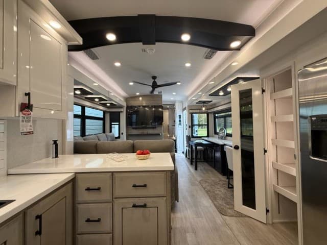 2026 Jayco 2026 Jayco Pinnacle - thumbnail 6