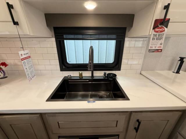 2026 Jayco 2026 Jayco Pinnacle - thumbnail 8