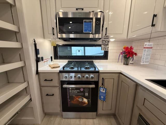 2026 Jayco 2026 Jayco Pinnacle - thumbnail 10