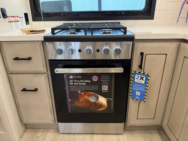 2026 Jayco 2026 Jayco Pinnacle - thumbnail 12