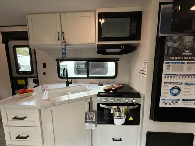 2026 Jayco 2026 Jayco Jay Flight SLX - thumbnail 12