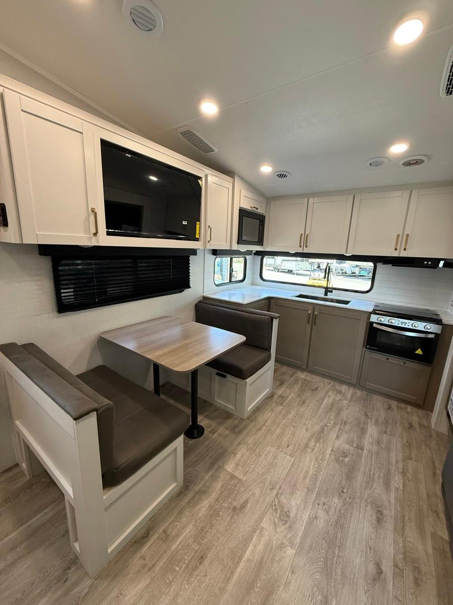 2027 Jayco 2027 Jayco Eagle - thumbnail 4