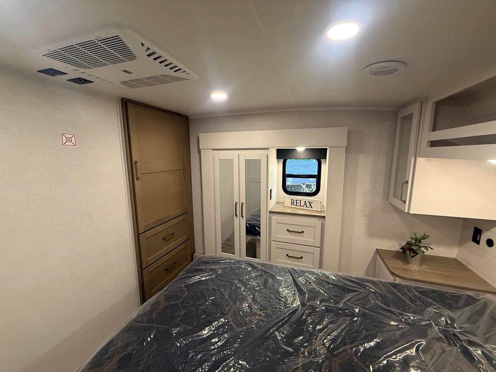 2027 Jayco 2027 Jayco Eagle SLE - thumbnail 8