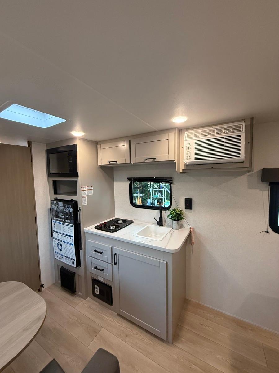 2027 Jayco 2027 Jayco Jay Flight SLX Sport - thumbnail 5