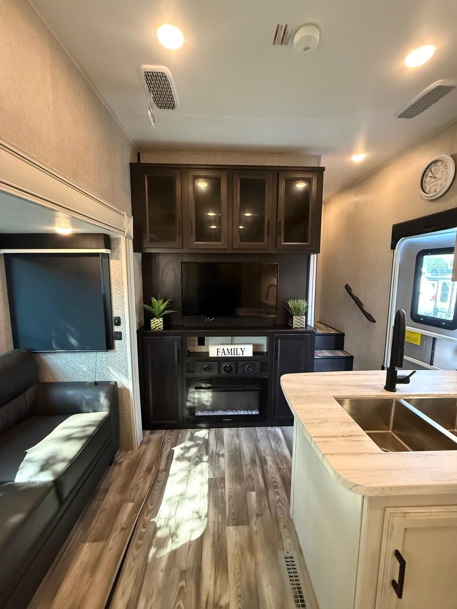 2027 Jayco 2027 Jayco Eagle SLE - thumbnail 5