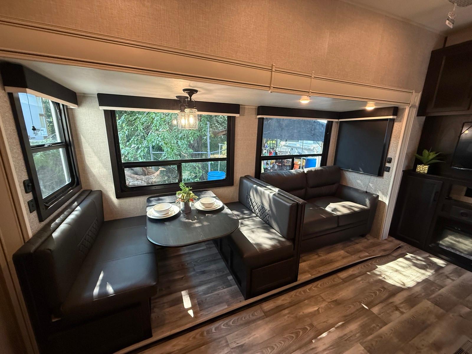 2027 Jayco 2027 Jayco Eagle SLE - thumbnail 6