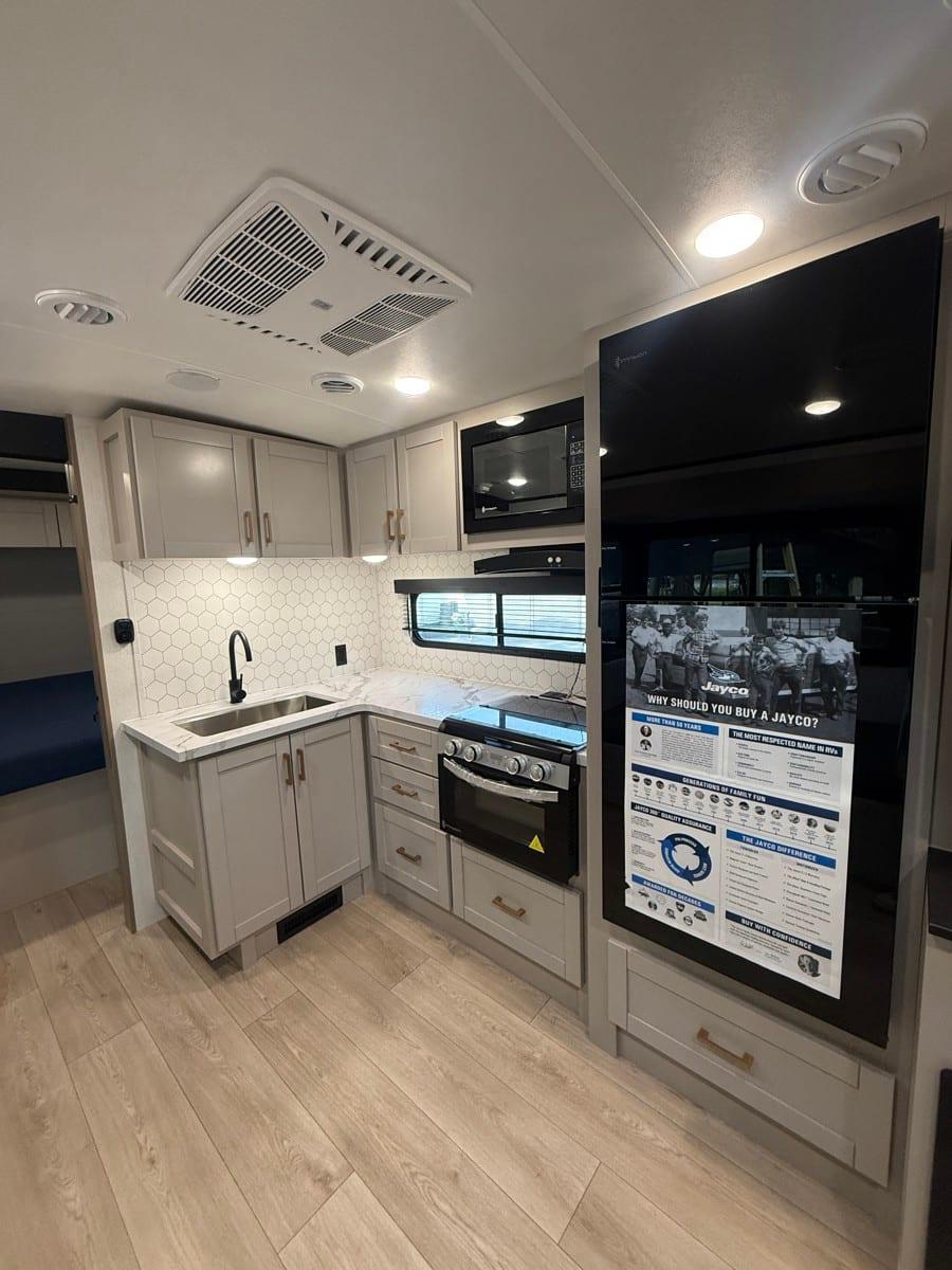 2027 Jayco 2027 Jayco Jay Feather - thumbnail 6