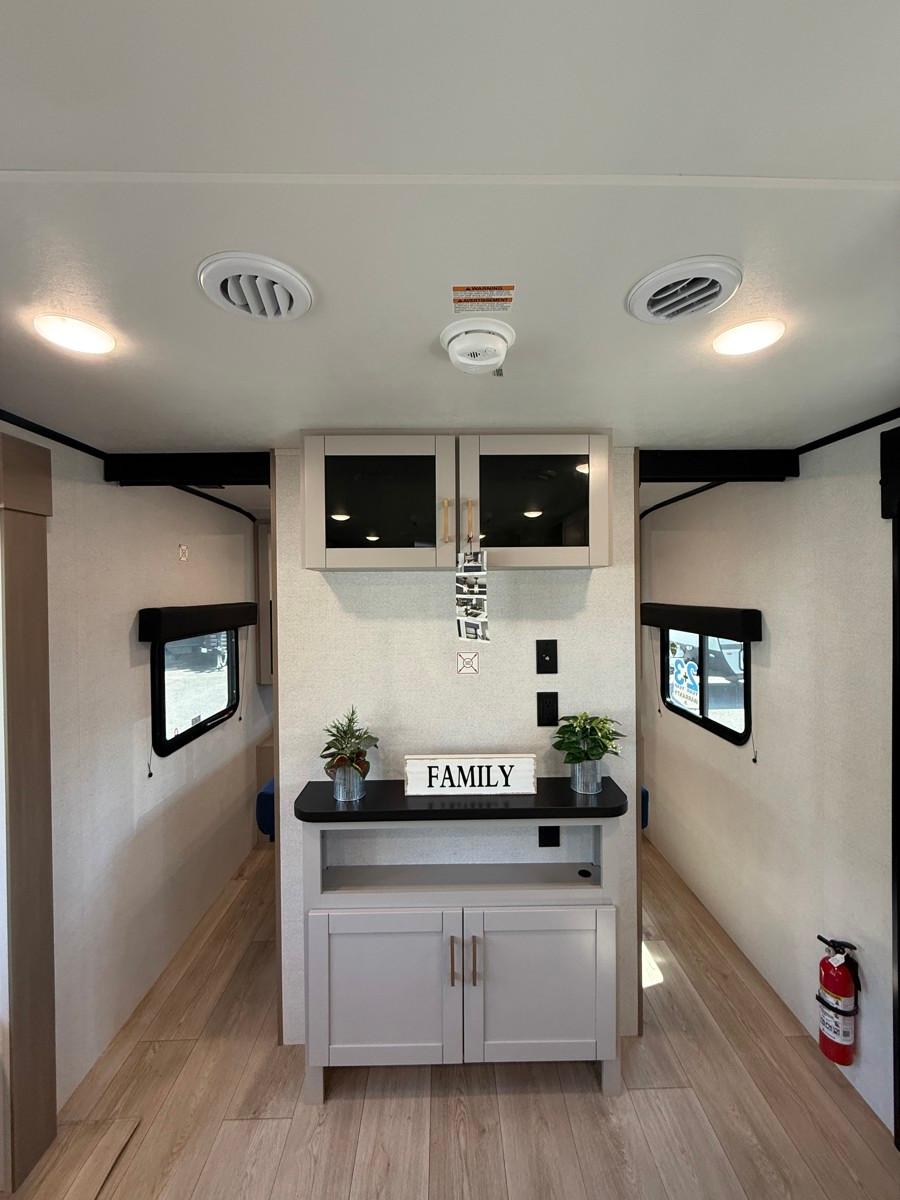 2027 Jayco 2027 Jayco Jay Feather - thumbnail 7