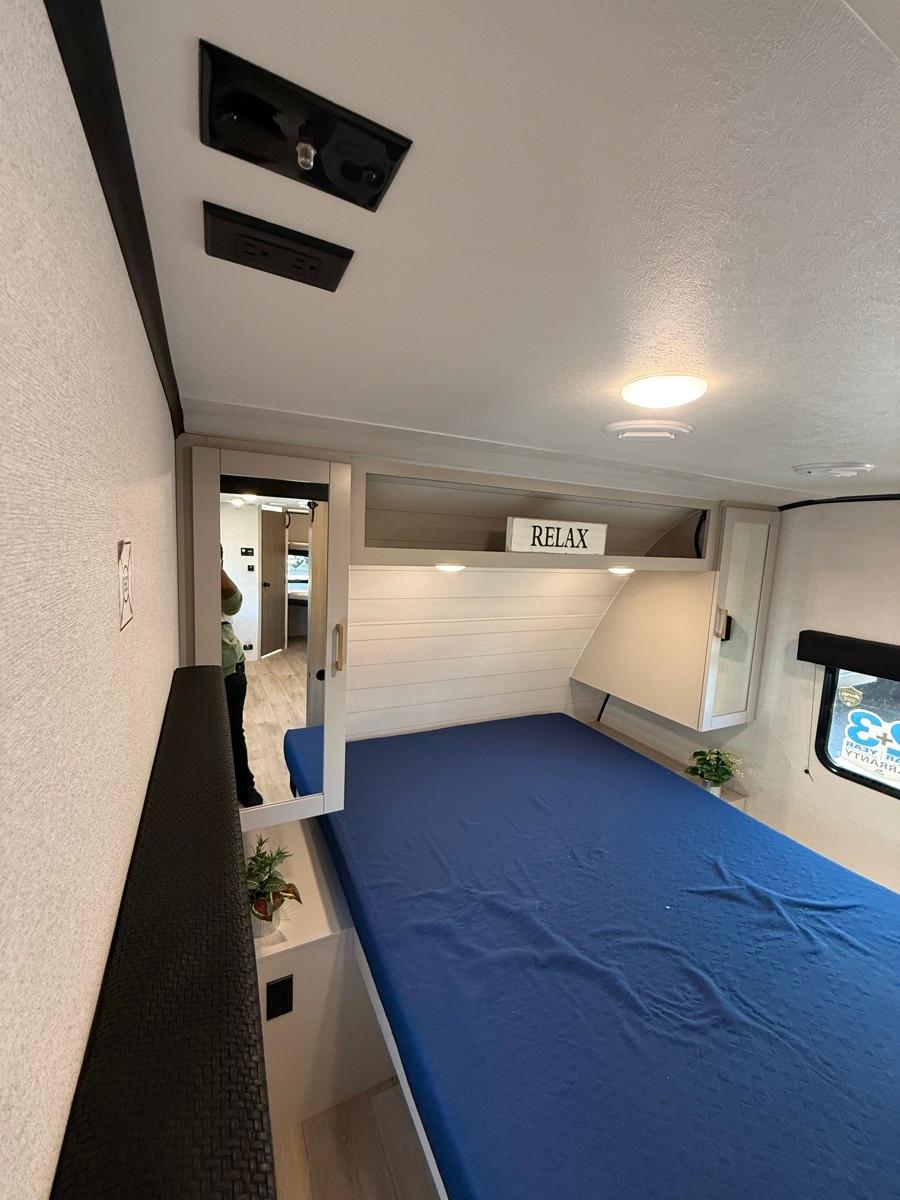 2027 Jayco 2027 Jayco Jay Feather - thumbnail 8
