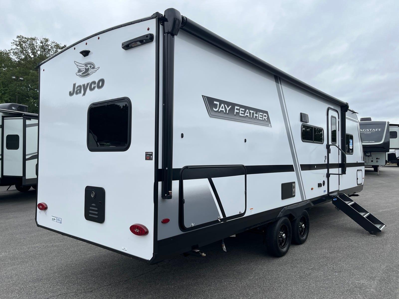 2027 Jayco 2027 Jayco Jay Feather SL - thumbnail 3