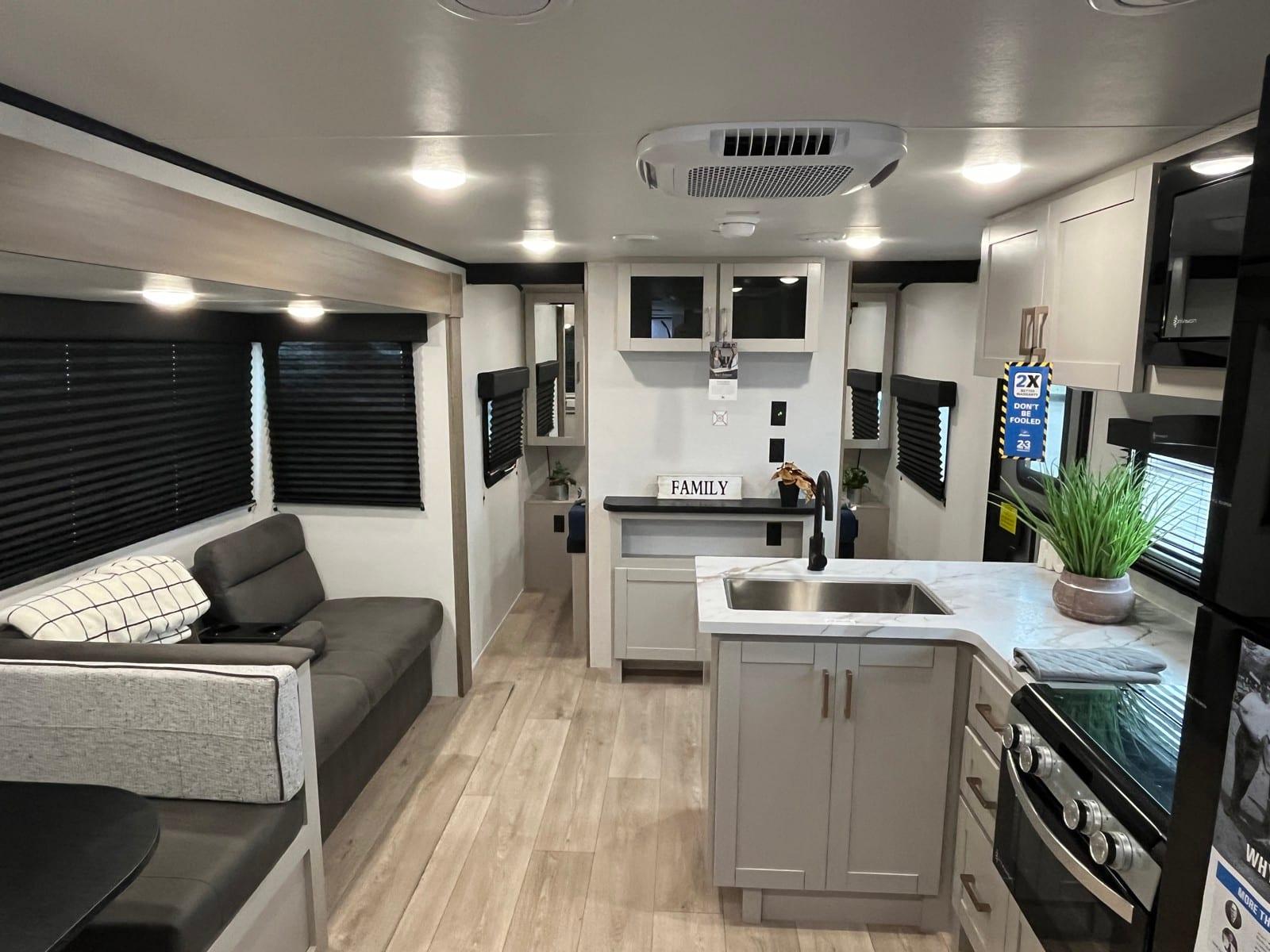 2027 Jayco 2027 Jayco Jay Feather SL - thumbnail 8