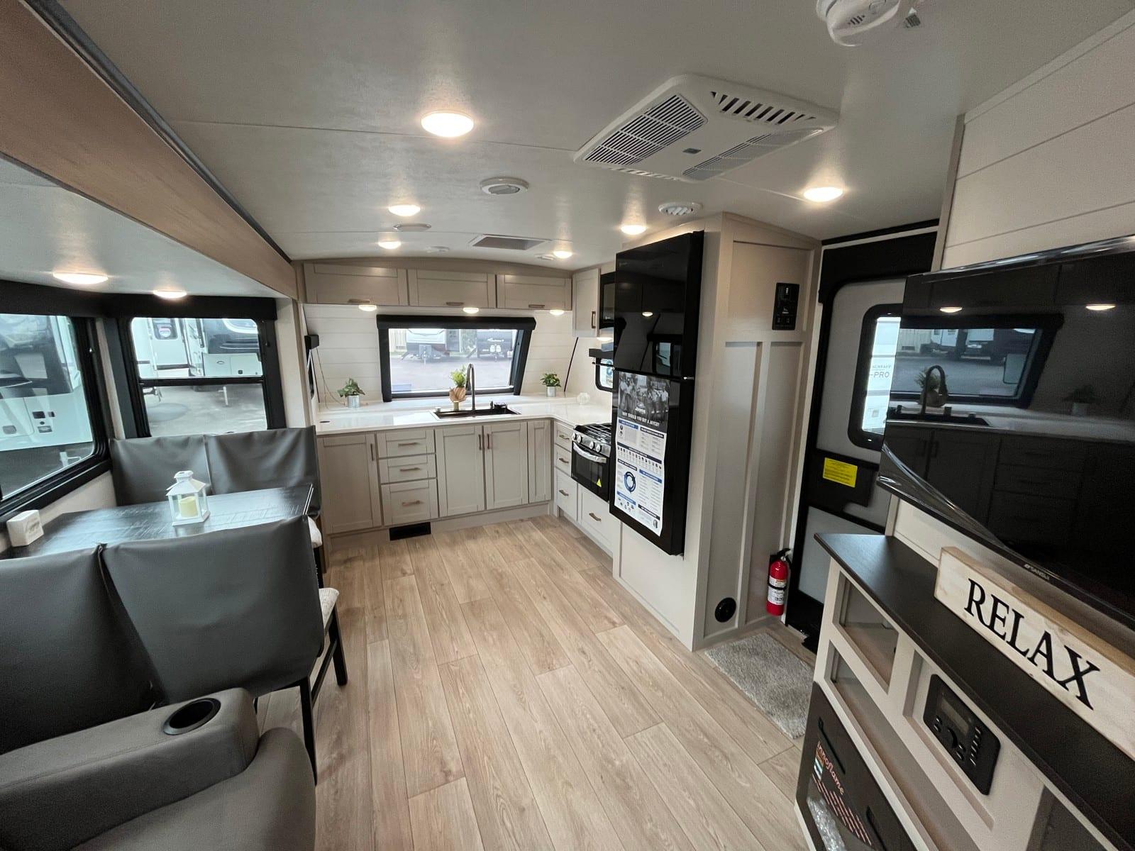 2027 Jayco 2027 Jayco Jay Feather - thumbnail 8