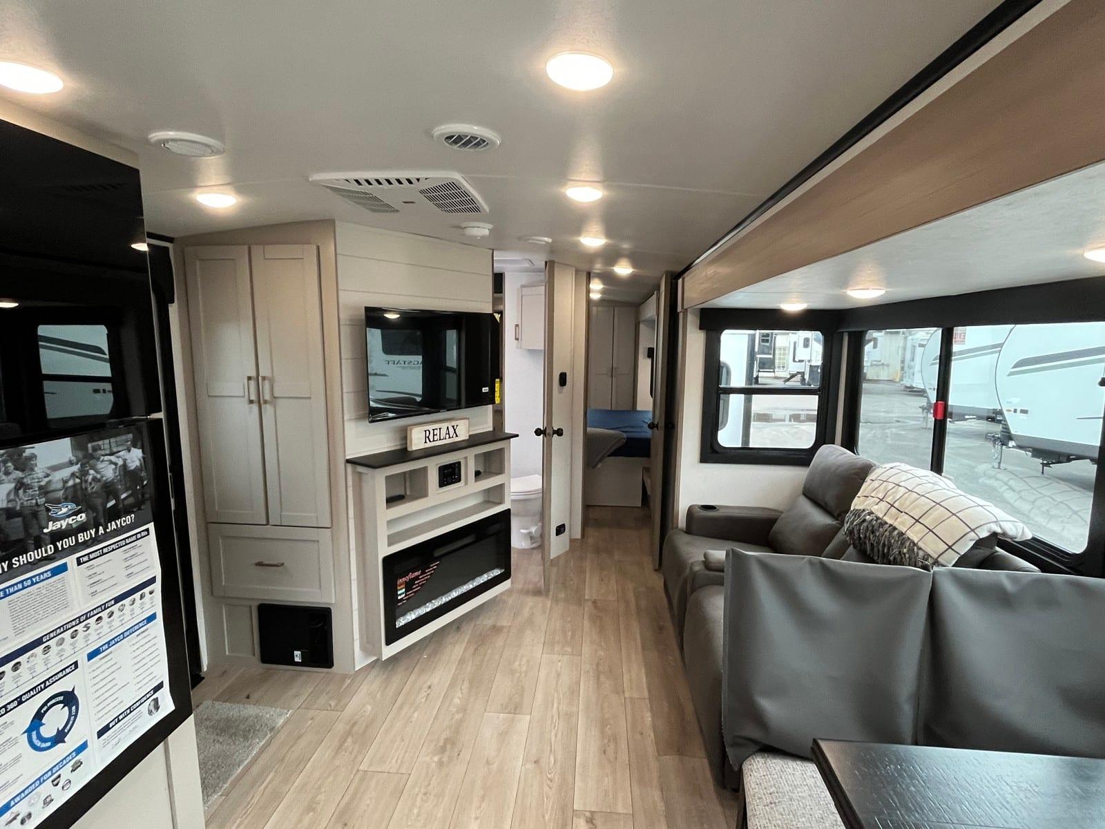 2027 Jayco 2027 Jayco Jay Feather - thumbnail 9