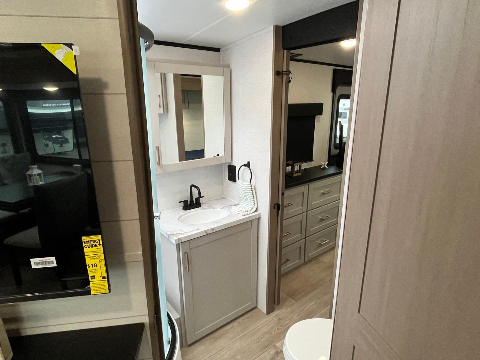 2027 Jayco 2027 Jayco Jay Feather - thumbnail 10