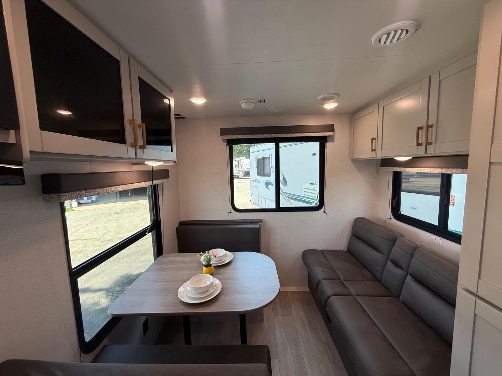 2027 Jayco 2027 Jayco Jay Flight SLX - thumbnail 5