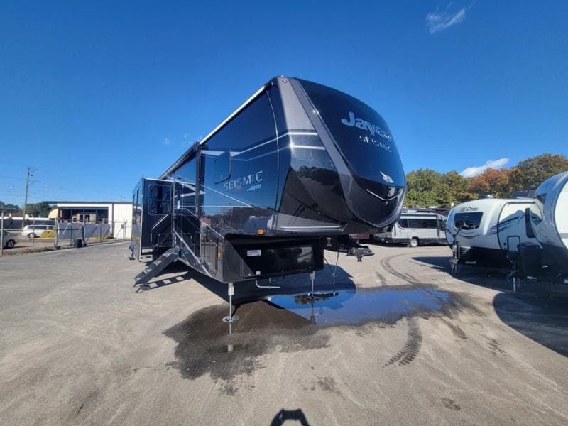 2026 Jayco Seismic Toy Hauler 395