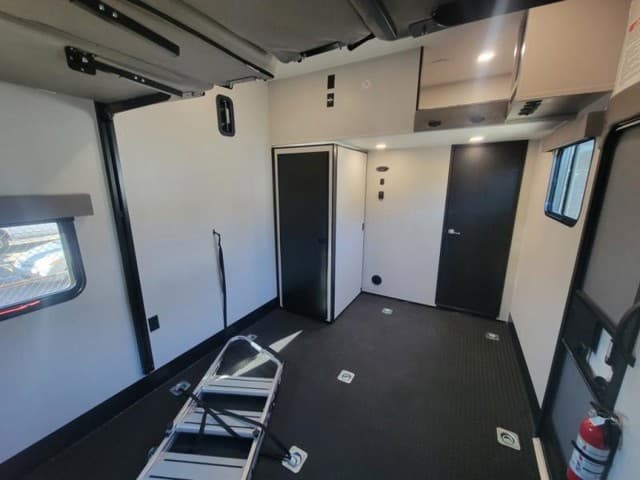 2026 Jayco 2026 Jayco Seismic Toy Hauler - thumbnail 29