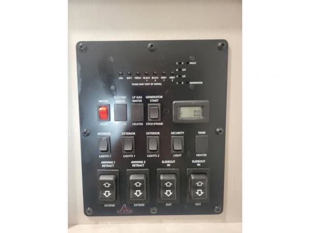 2026 Jayco 2026 Jayco Seismic Toy Hauler - thumbnail 35