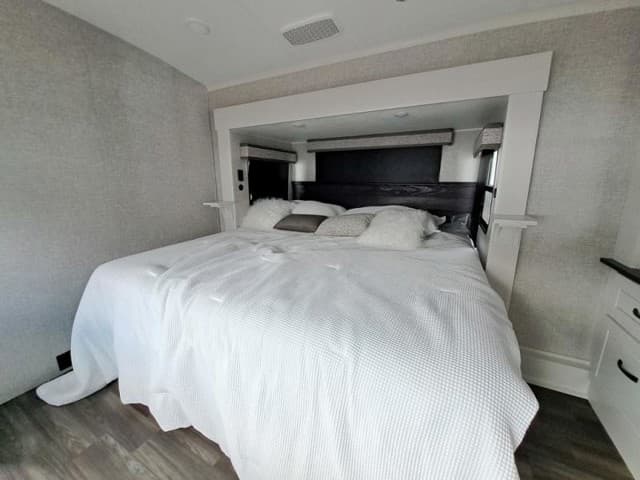 2025 Jayco 2025 Jayco North Point - thumbnail 9