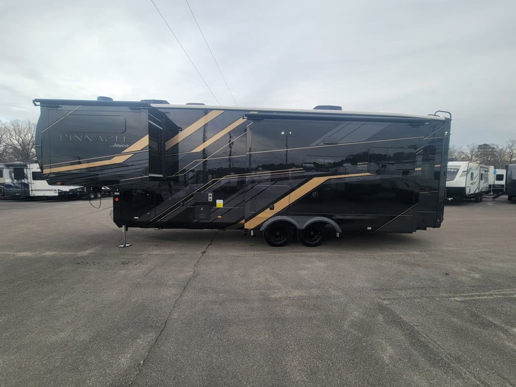 2026 Jayco 2026 Jayco Pinnacle - thumbnail 3