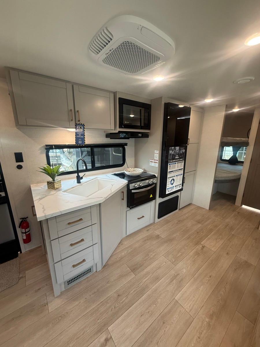 2027 Jayco 2027 Jayco Jay Flight - thumbnail 6