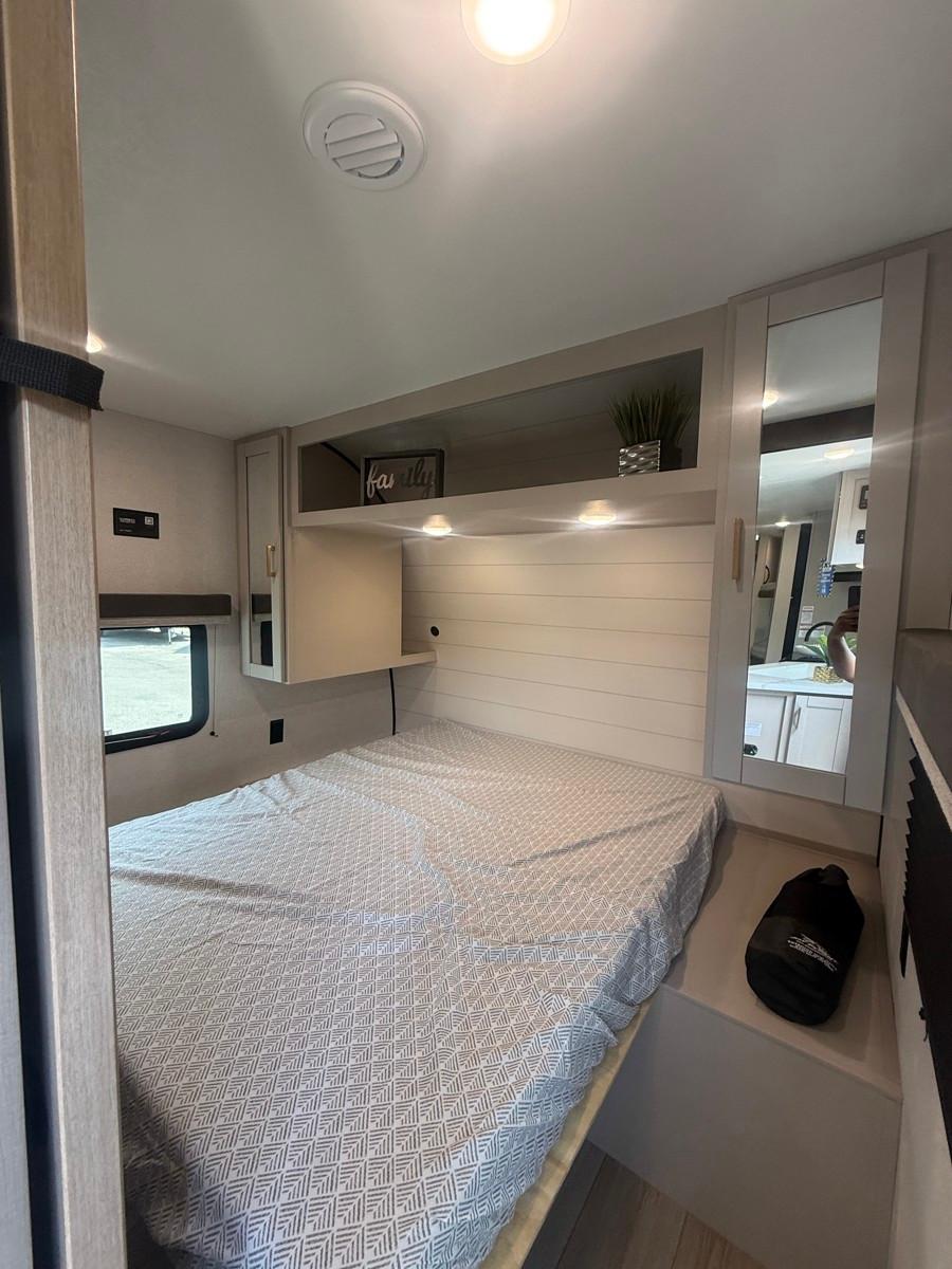 2027 Jayco 2027 Jayco Jay Flight - thumbnail 9