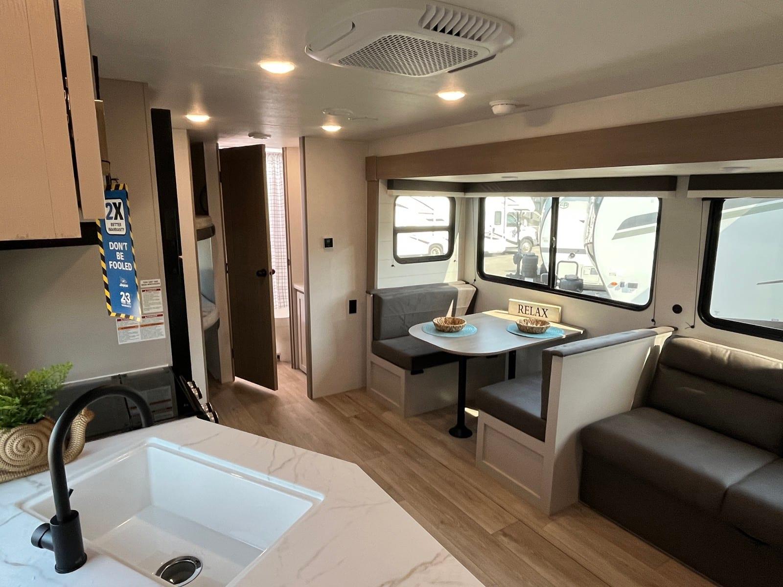 2027 Jayco 2027 Jayco Jay Flight - thumbnail 6