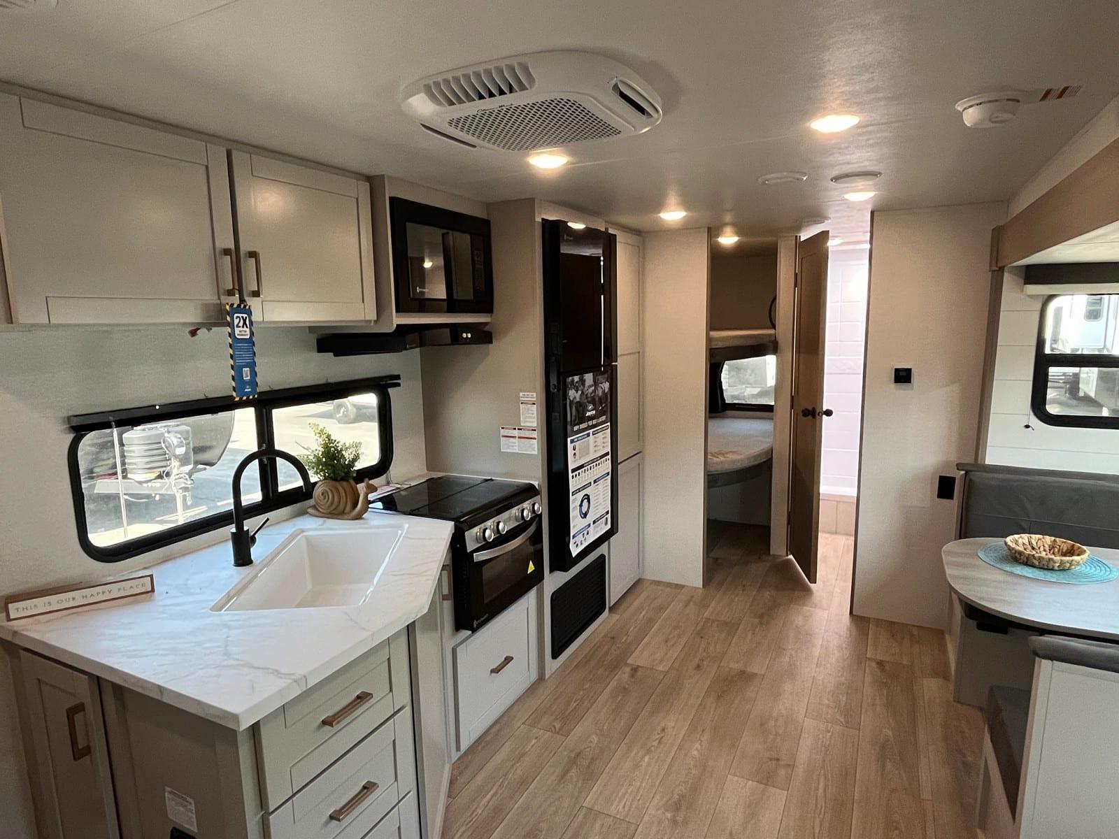 2027 Jayco 2027 Jayco Jay Flight - thumbnail 7