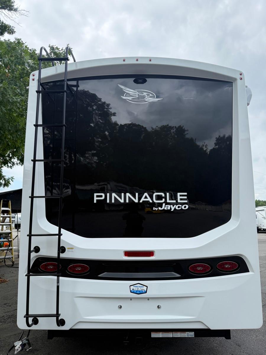 2027 Jayco 2027 Jayco Pinnacle - thumbnail 4