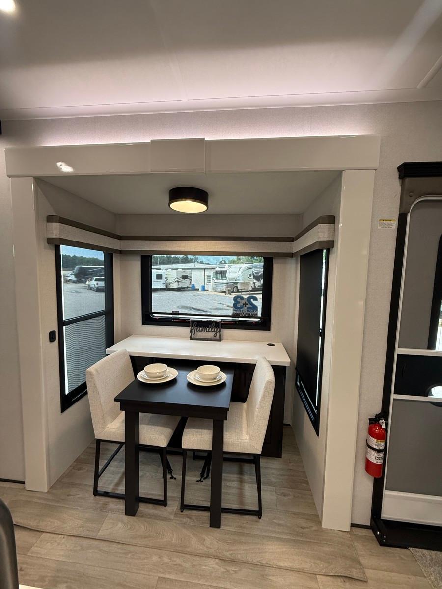 2027 Jayco 2027 Jayco Pinnacle - thumbnail 7