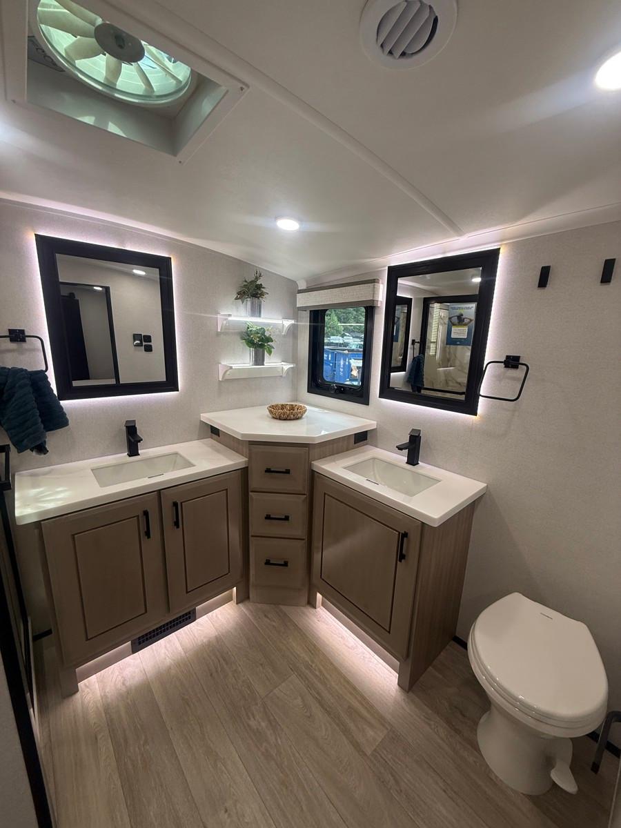 2027 Jayco 2027 Jayco Pinnacle - thumbnail 11