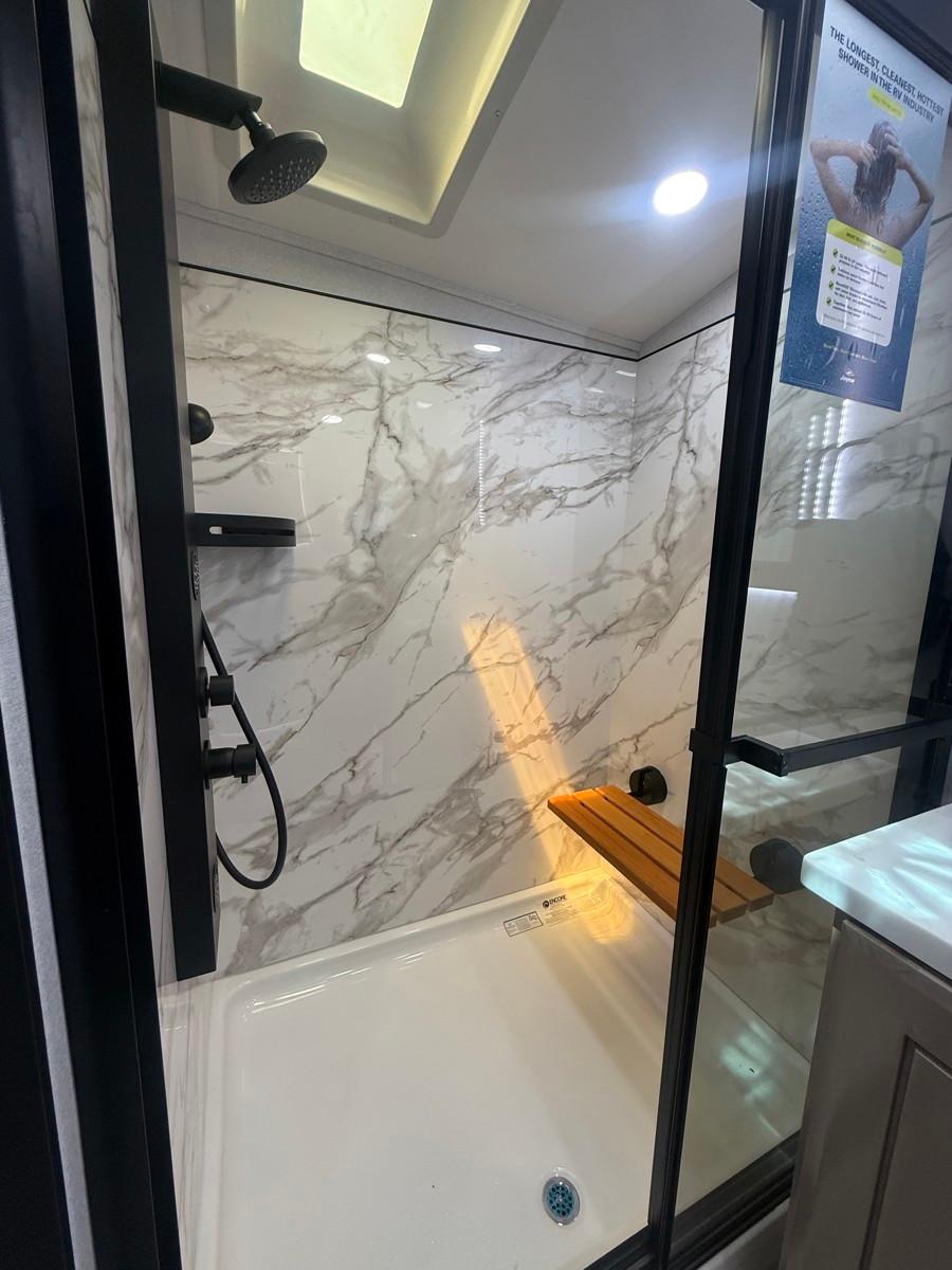 2027 Jayco 2027 Jayco Pinnacle - thumbnail 12