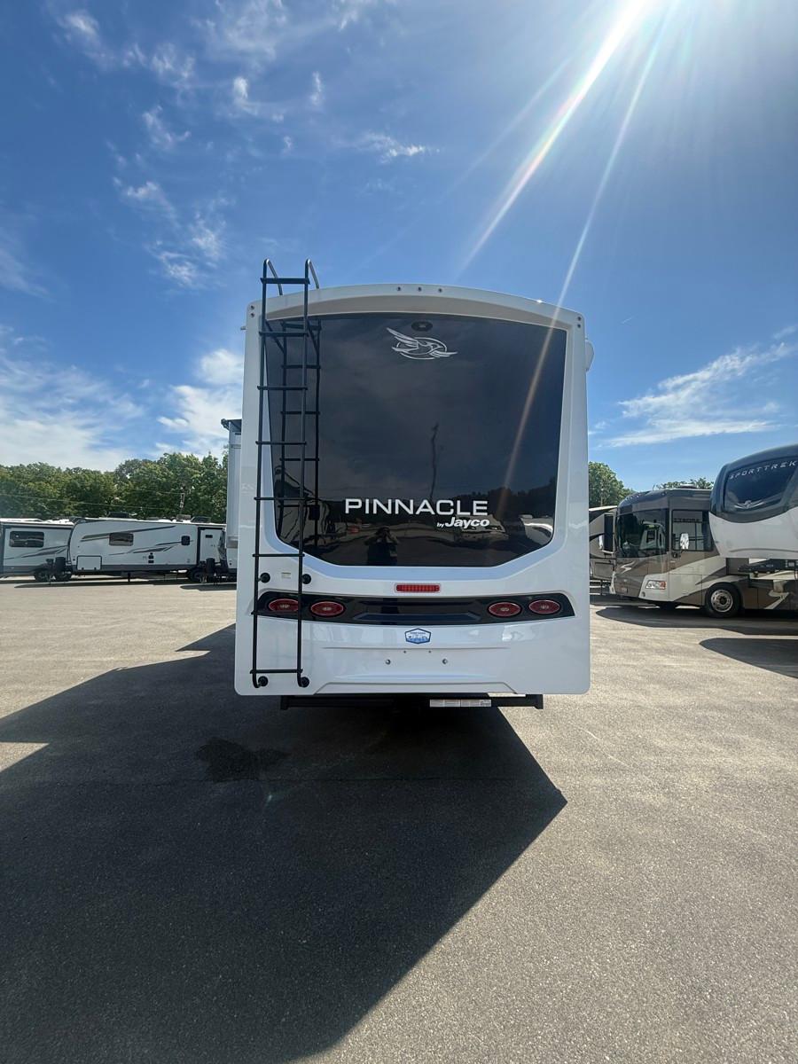 2026 Jayco 2026 Jayco Pinnacle - thumbnail 4