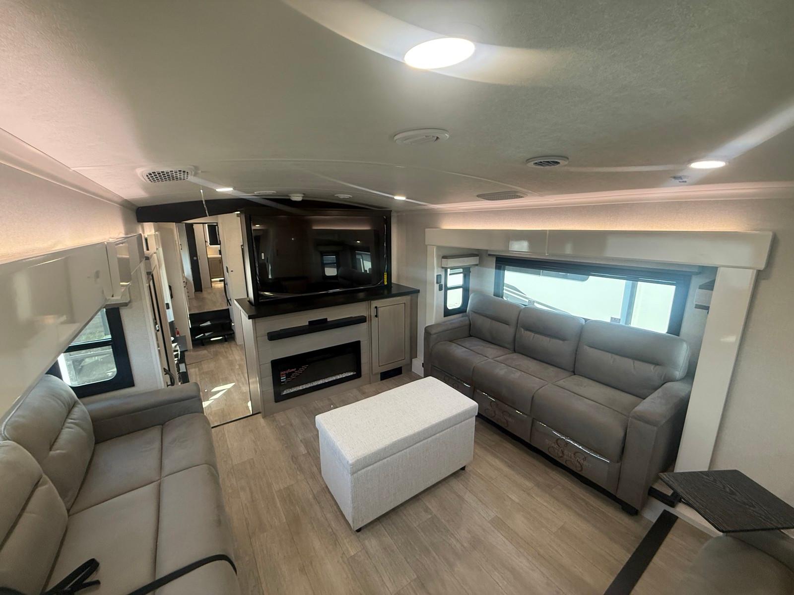 2026 Jayco 2026 Jayco Pinnacle - thumbnail 5