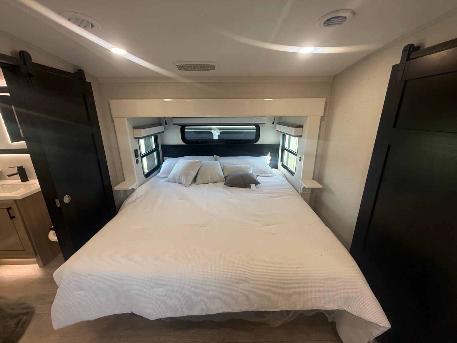 2026 Jayco 2026 Jayco Pinnacle - thumbnail 8