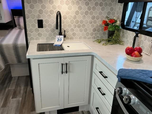 2025 Jayco 2025 Jayco Jay Feather - thumbnail 9