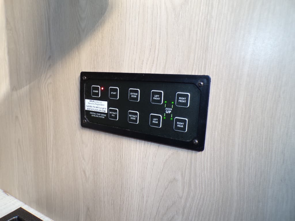 2026 Coachmen 2026 Coachmen Leprechaun - thumbnail 22