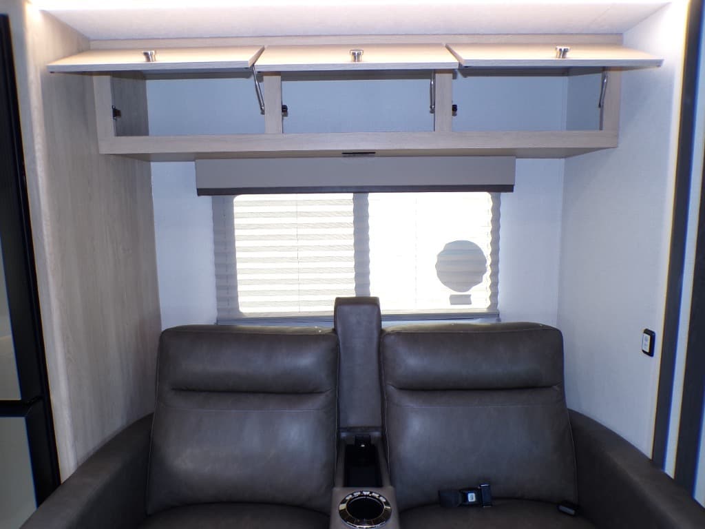 2026 Coachmen 2026 Coachmen Leprechaun - thumbnail 26