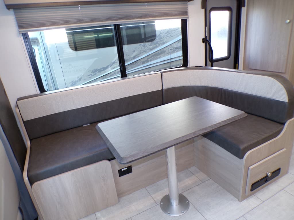 2026 Coachmen 2026 Coachmen Leprechaun - thumbnail 29