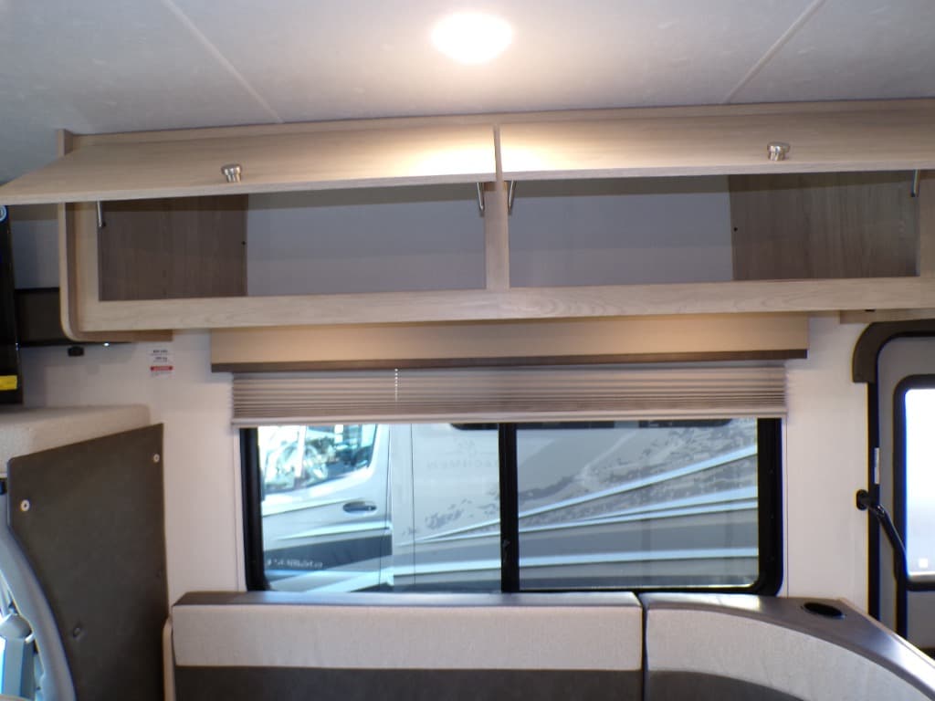 2026 Coachmen 2026 Coachmen Leprechaun - thumbnail 30