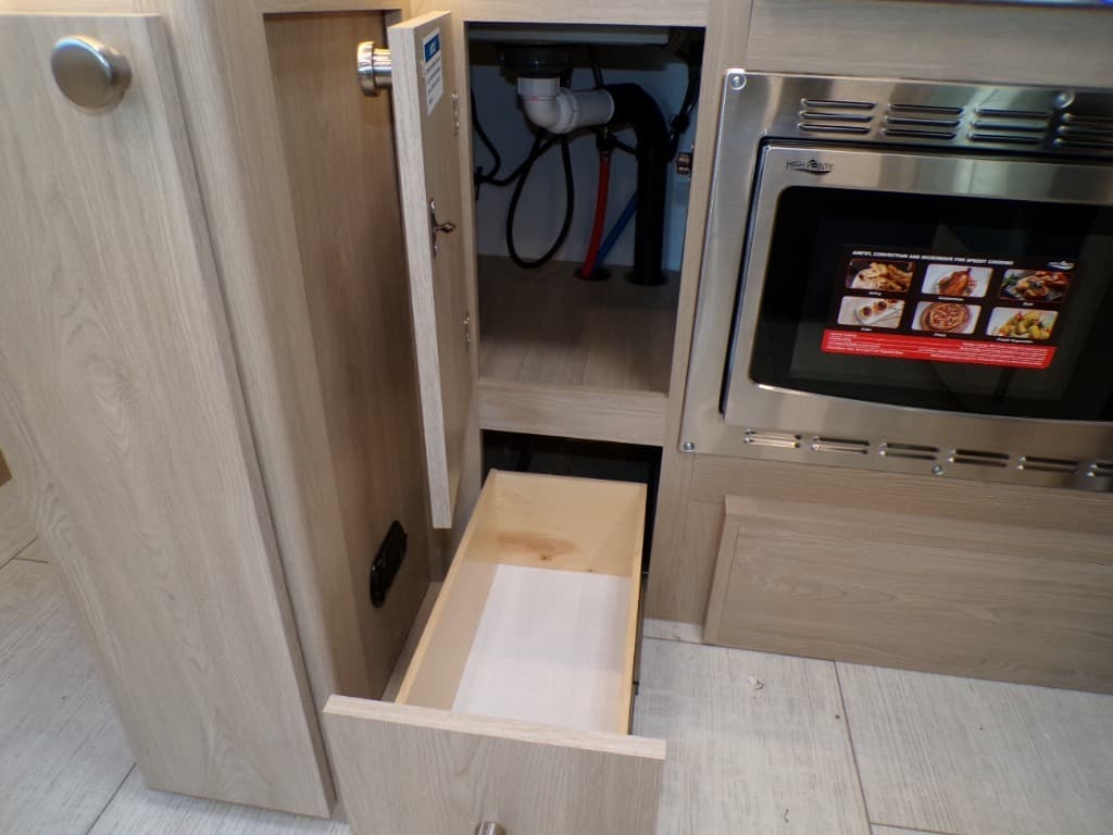 2026 Coachmen 2026 Coachmen Leprechaun - thumbnail 38