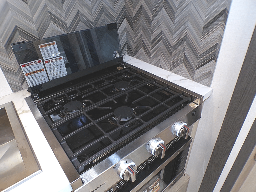 2026 Coachmen 2026 Coachmen Leprechaun - thumbnail 39